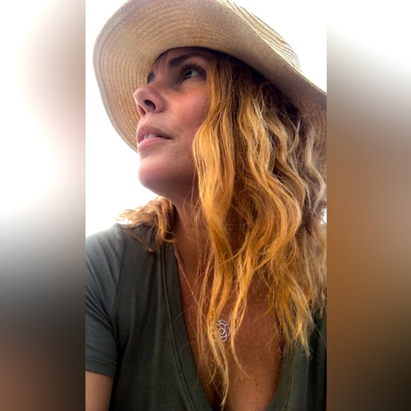 Meet your Posher, Stacy🪩 - Picture 1 of 1